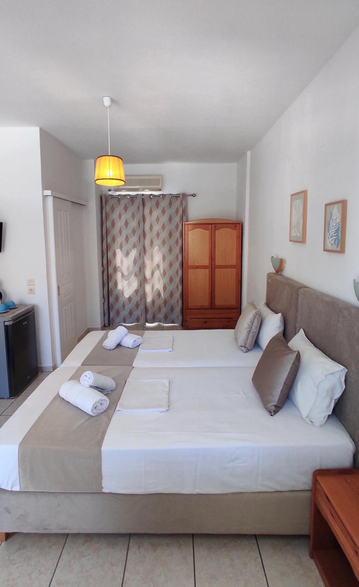 Astrofegia Rooms And Apartments Kamares  Esterno foto