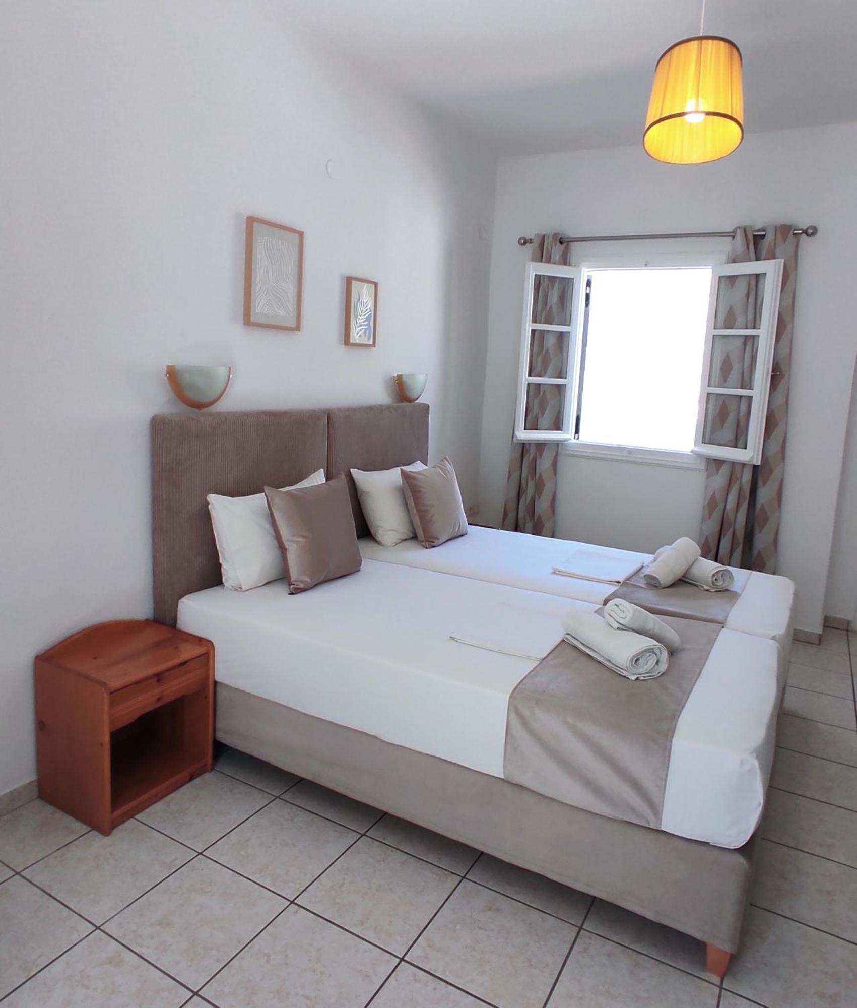 Astrofegia Rooms And Apartments Kamares  Esterno foto
